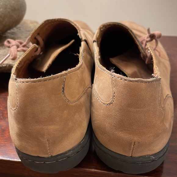 Size 8 natural leather b.o.c. shoes - Picture 12 of 14